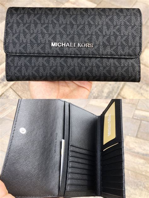 Michael Kors wallet real